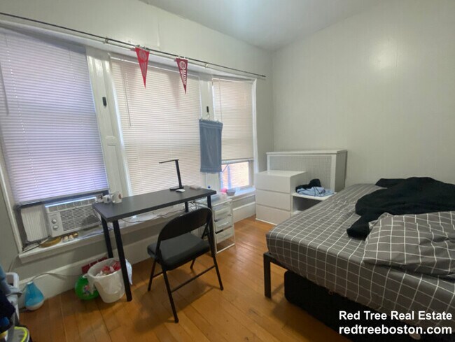 885 Beacon St, Unit 53 in Newton, MA - Foto de edificio - Building Photo