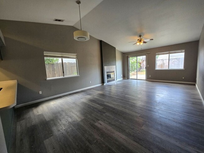 3313 Jamestown Dr in Modesto, CA - Building Photo - Building Photo