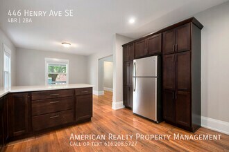 446 Henry Ave SE in Grand Rapids, MI - Building Photo - Building Photo
