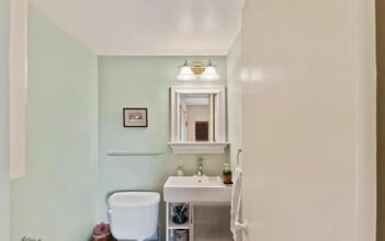 4343 Cherry Hill Rd, Unit 501 in Arlington, VA - Foto de edificio - Building Photo