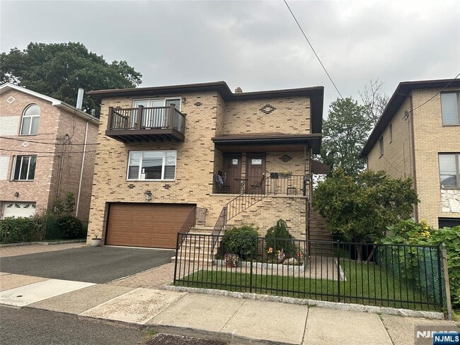 property at 29 Marion Ave