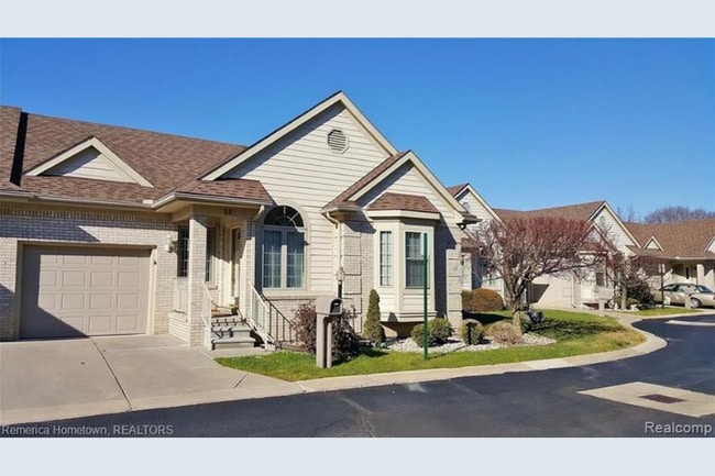 property at 39 Hickory Ct