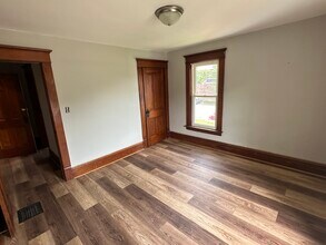 444 W Spruce St, Unit 3 in Chippewa Falls, WI - Foto de edificio - Building Photo