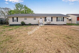 1104 Queens Dr in Chattanooga, TN - Building Photo