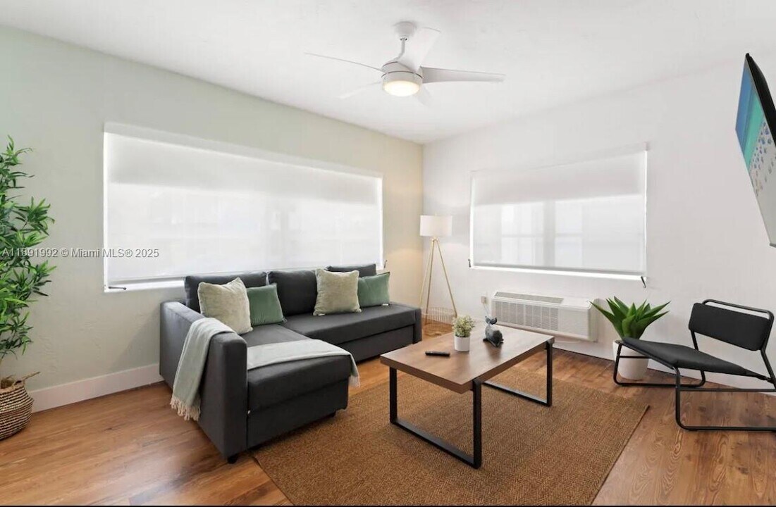 7721 Harding Ave in Miami Beach, FL - Building Photo