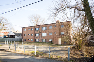 3312 E St SE in Washington, DC - Foto de edificio - Building Photo