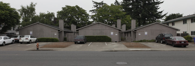 72nd Avenue Apartments in Portland, OR - Building Photo - Building Photo