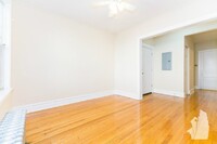 1603 W Berteau Ave, Unit #1613-3 in Chicago, IL - Building Photo - Building Photo