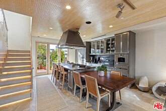 812 Brooks Ave in Los Angeles, CA - Building Photo - Building Photo