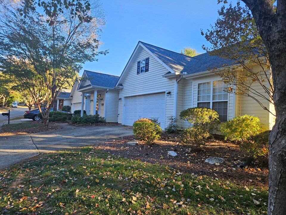 6607 Earnhardt Dr in Greensboro, NC - Building Photo
