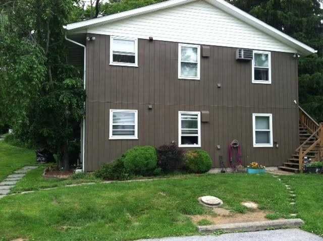590 Freedom Plains Rd-Unit -1 in Poughkeepsie, NY - Foto de edificio - Building Photo