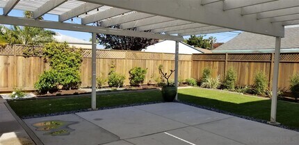 3445 Bayonne Dr in San Diego, CA - Building Photo - Building Photo