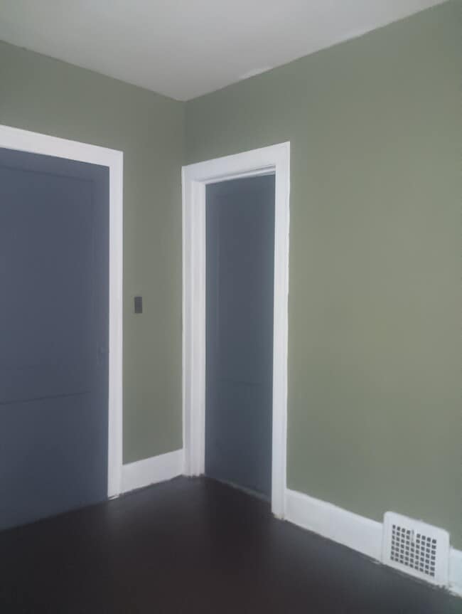 9909 Dunlap Ave in Cleveland, OH - Foto de edificio - Building Photo