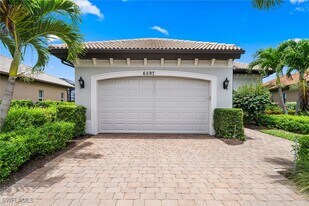 6597 Caldecott Dr in Naples, FL - Building Photo