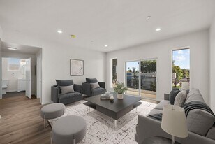 13853 Victory Blvd in Los Angeles, CA - Building Photo