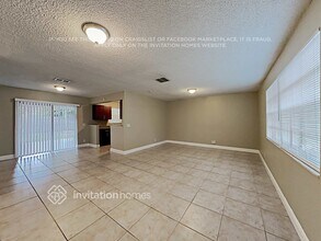 4389 Violet Cir in Lake Worth Beach, FL - Building Photo - Building Photo
