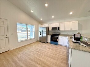 8808 E Albertson Ct in Floral City, FL - Building Photo - Building Photo