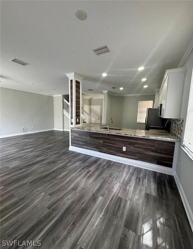 property at 7614 Bristol Cir