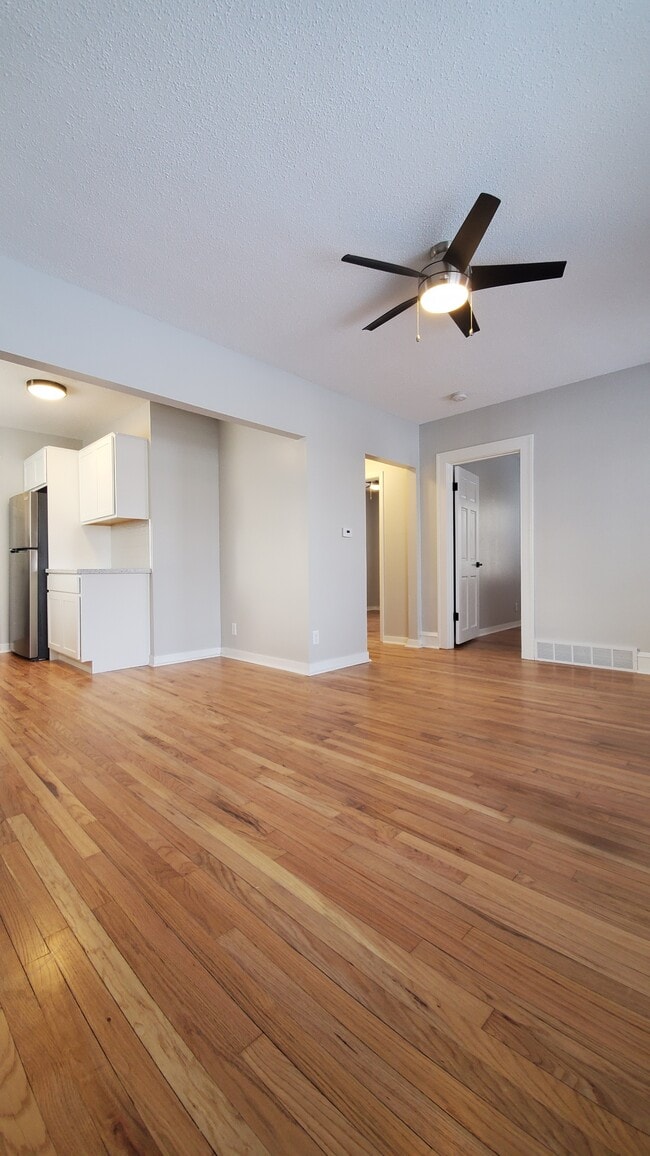 1232 11th St NW in Cedar Rapids, IA - Building Photo - Building Photo