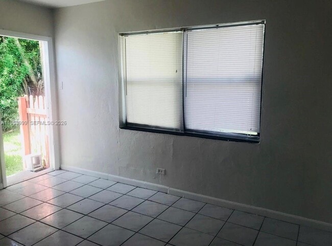 4548 SW 33rd Ave in Fort Lauderdale, FL - Building Photo - Building Photo