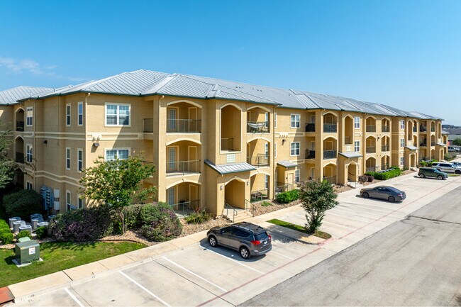 Northwood Luxury Apartments & Corporate Suites in New Braunfels, TX - Foto de edificio - Building Photo