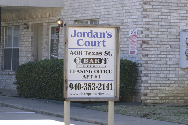 Jordan's Court Apartments in Denton, TX - Building Photo - Building Photo