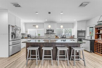 19050 SW 144th Ave in Miami, FL - Building Photo - Building Photo