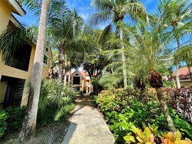 15591 SW 105th Terrace in Miami, FL - Building Photo