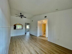 975 NE 33rd Terrace in Homestead, FL - Building Photo - Building Photo