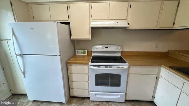 property at 6762 Ducketts Ln