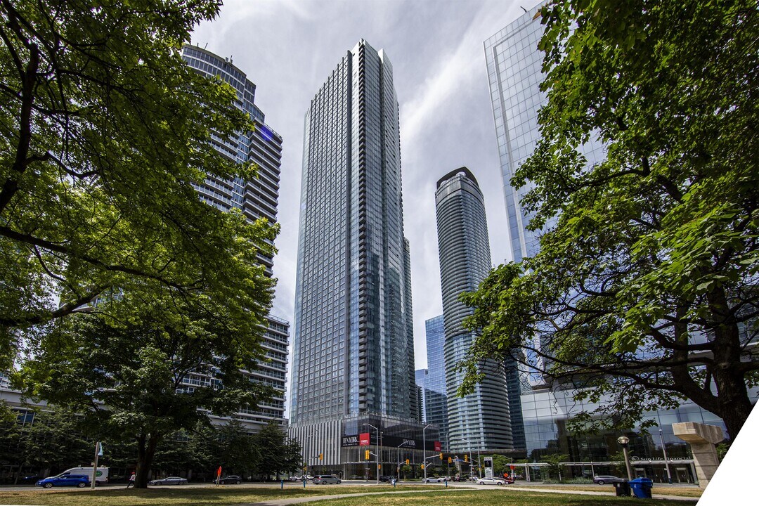 10-5410 York St in Toronto, ON - Building Photo