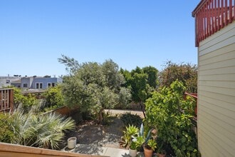 1431 Quesada Ave, Unit 1 in San Francisco, CA - Building Photo - Building Photo