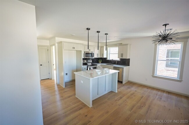 108 W 2nd St, Unit E in Owasso, OK - Building Photo - Building Photo