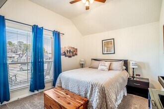 1730 Wandering Hls Rd, Unit 306 in Conroe, TX - Building Photo - Building Photo