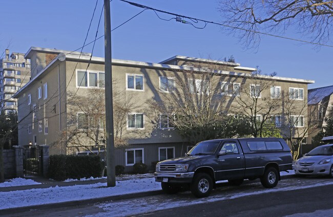 Simcoe Plaza in Vancouver, BC - Building Photo - Building Photo
