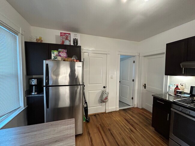 11 Harold St, Unit 1 in Somerville, MA - Building Photo - Building Photo