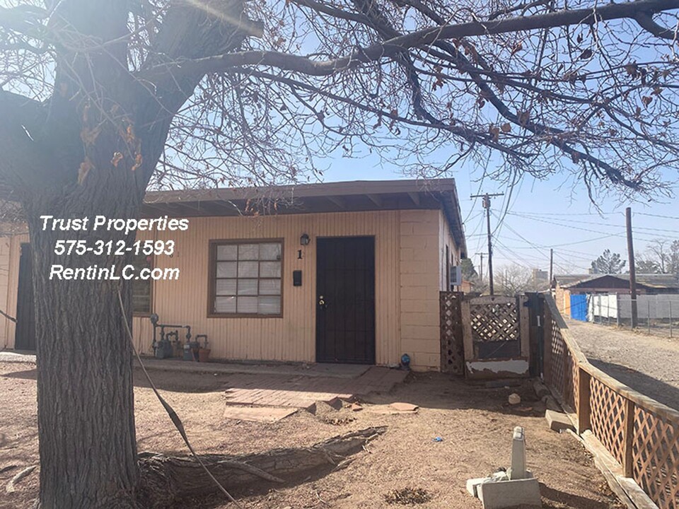 614 S Almendra St in Las Cruces, NM - Building Photo