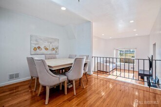 424 Middlewood Rd in Middletown, NJ - Building Photo - Building Photo