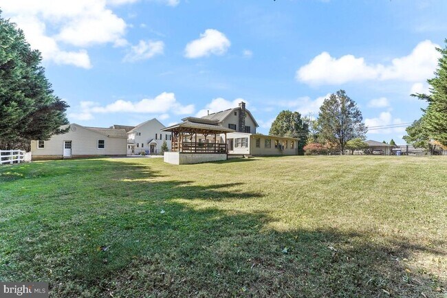 4236 Florida Ave in Newtown Square, PA - Foto de edificio - Building Photo