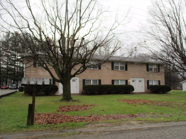 887 Expressview Dr in Mansfield, OH - Foto de edificio