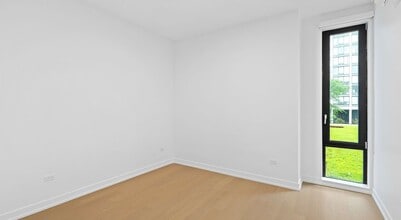 5430 N Sheridan Rd, Unit 417 in Chicago, IL - Building Photo - Building Photo