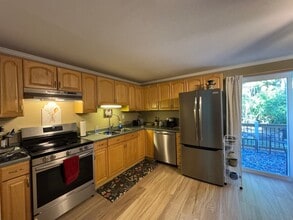 25 Hampton Rd in Exeter, NH - Building Photo - Building Photo