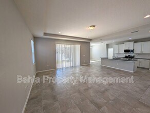 1073 Montgomery Bell Rd in Wesley Chapel, FL - Building Photo - Building Photo