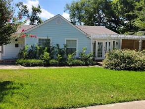 8718 Angora St in Dallas, TX - Foto de edificio - Building Photo