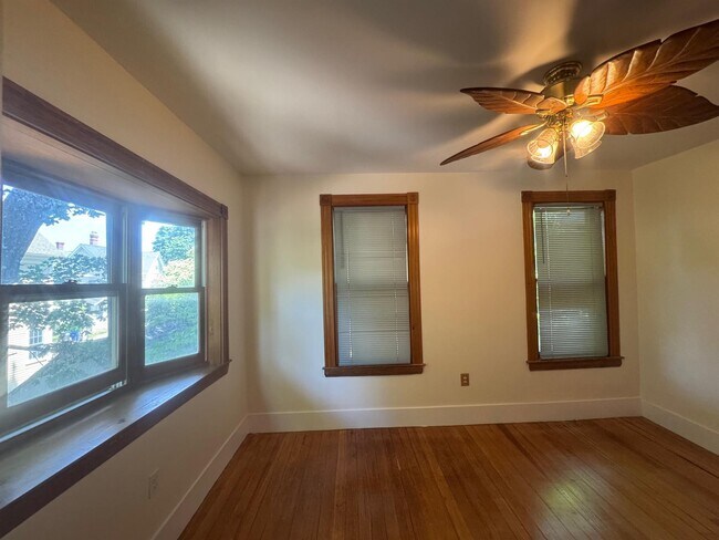 96 College Ave, Unit 2 in Somerville, MA - Building Photo - Building Photo