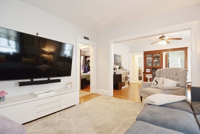 37 Golden Ave, Unit 37 Golden Ave