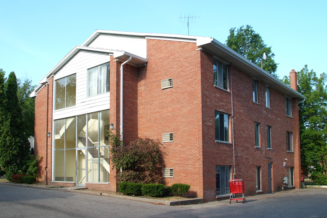 Country Cove Apartments in Mount Morris, MI - Foto de edificio