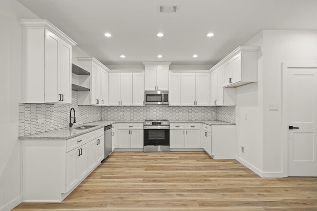 property at 6206 Lyndhurst Dr