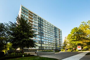 500-500 Avenue Rd in Toronto, ON - Building Photo