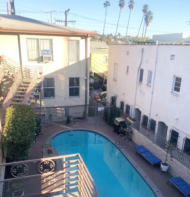Rodney Apartments